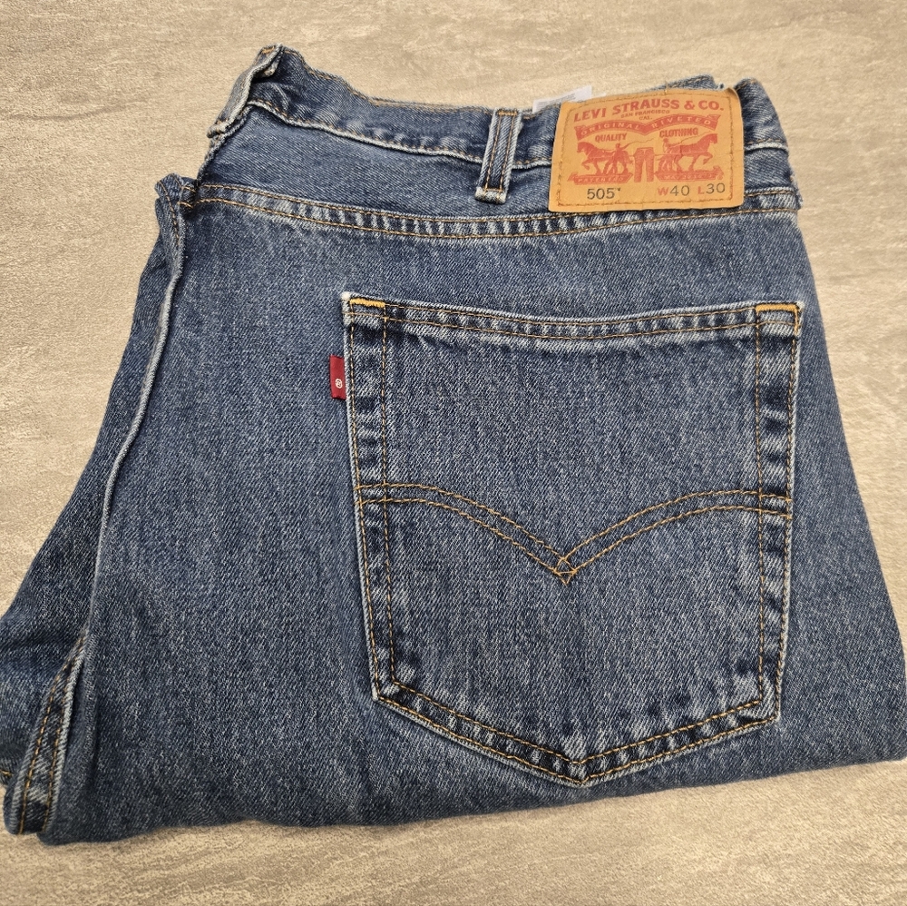Levi's Men's Blue 505 jeans Straight / Regular Fit  40×30  Very Good Condition